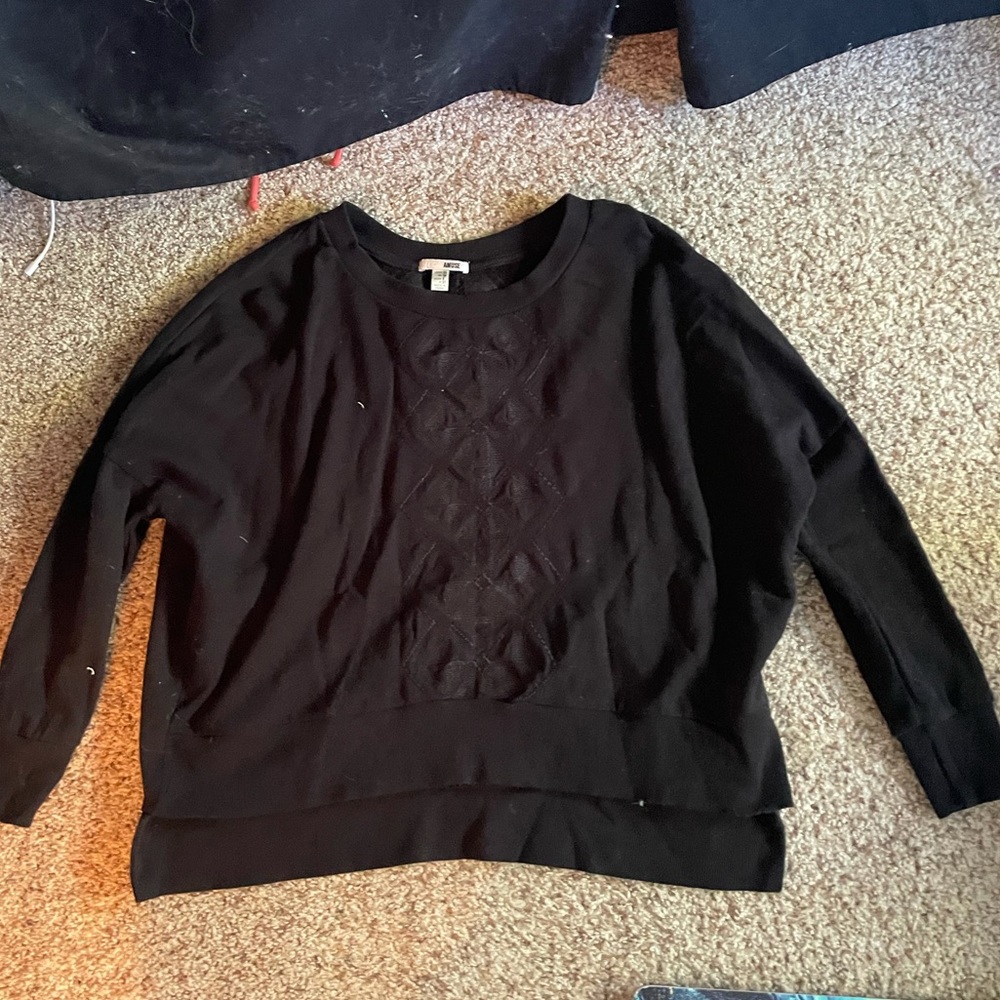 Sweater with tribal embroidery